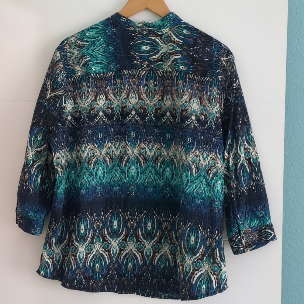 Chico' s Blue& Teal Patterned Button Down Blouse 3/4 Sleeves Sz XL - Picture 5 of 5